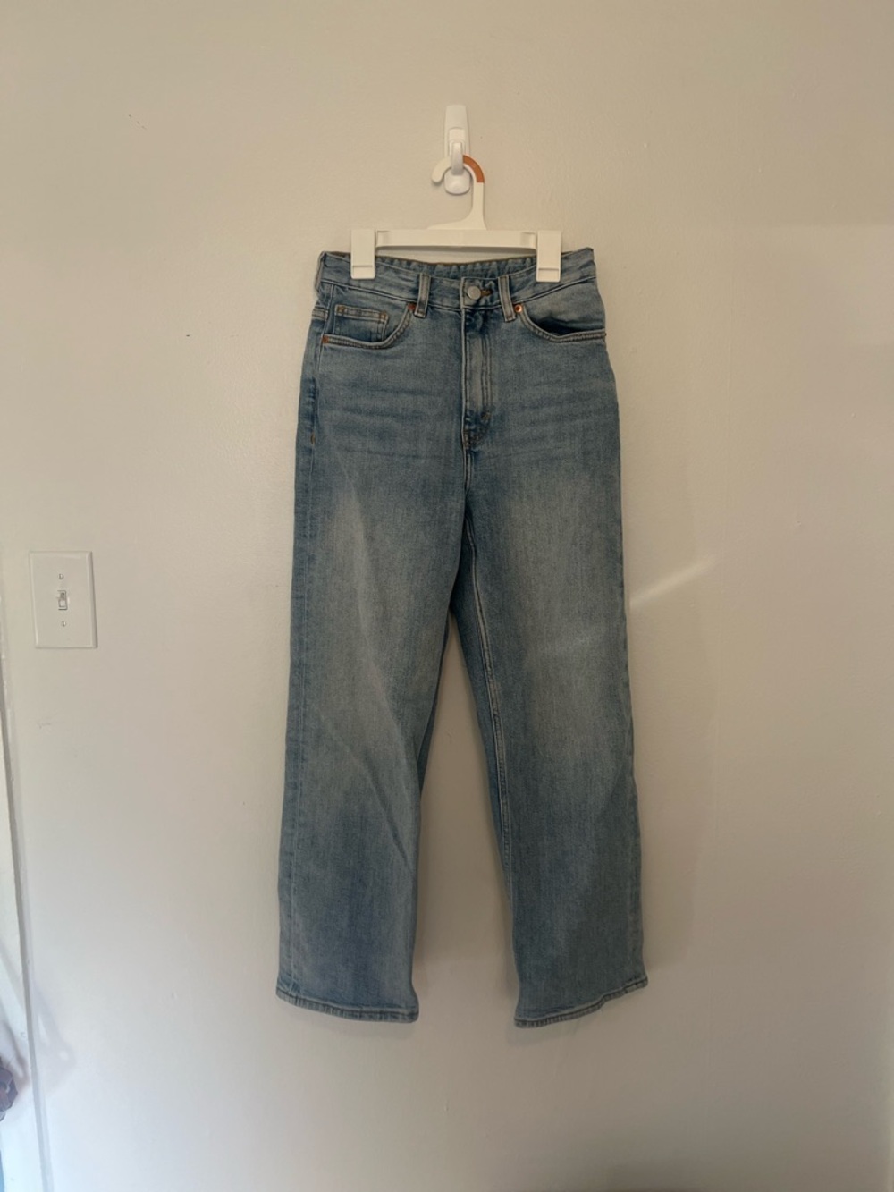 Classic Women’s Light Blue Straight-Leg Jeans